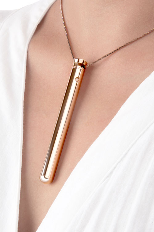 Le Wand 3.5" Whisper Quiet Vibrating Necklace in Rose Gold