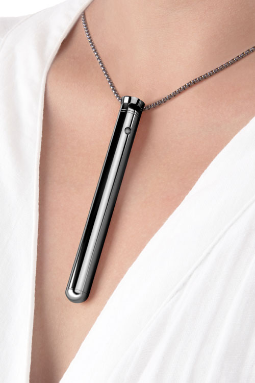 Le Wand 3.5&quot; Whisper Quiet Vibrating Necklace in Black