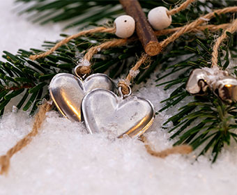 7 Ways To Foster Intimacy This Christmas